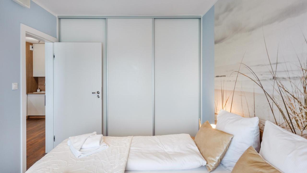 Apartament Blekitna Laguna Z Basenem - Ul Kasprowicza 20A - Holiday City Kołobrzeg Kültér fotó